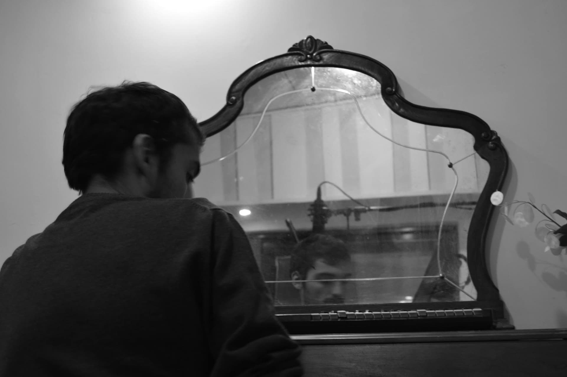 Edra playing the piano