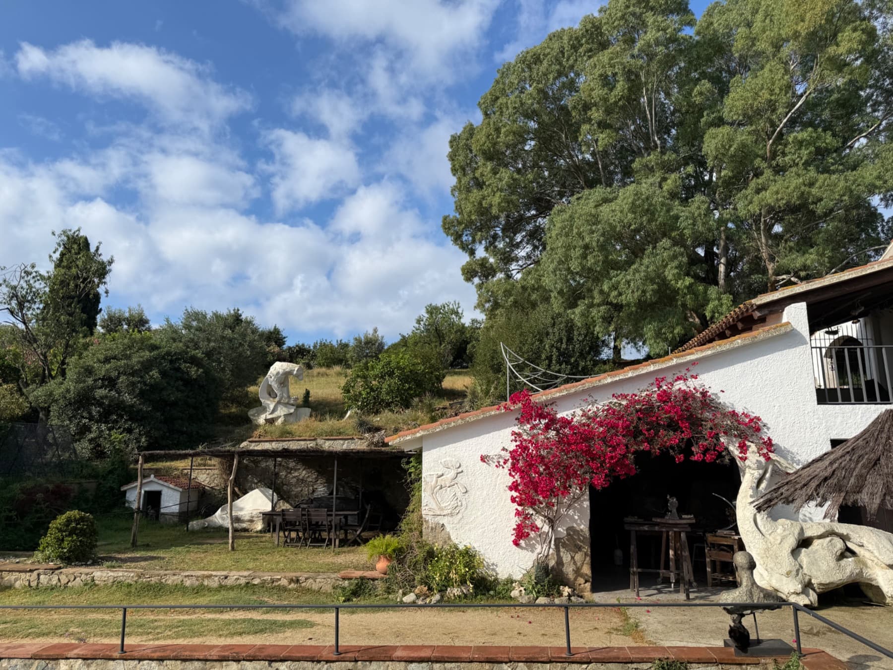 Independent Art Retreat Near Barcelona With Mountain and Mediterranean Views, photo 4