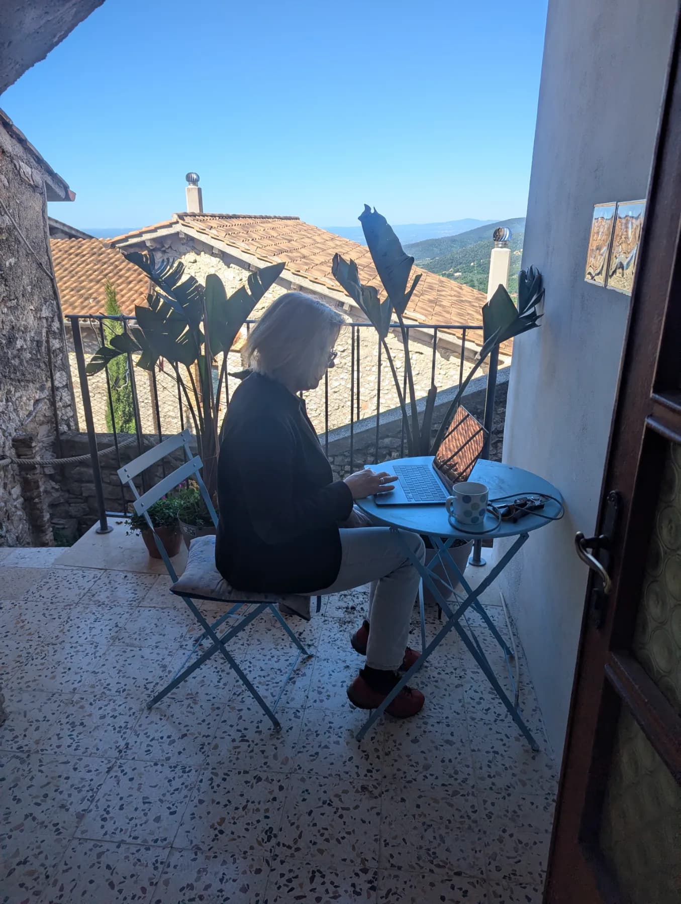 Artist Studio, Creative Retreats & Art Workshops in Italy. Find inspiration in the Sabina hills of Italy through artist residencies, creative retreats and ceramic workshops., photo 4